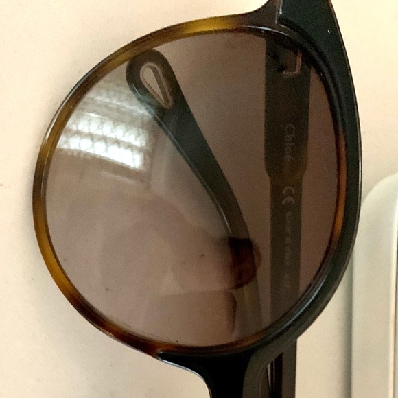 Semi-Tortoise Shell Oversized Chloe Sunglasses - Picture 3 of 8